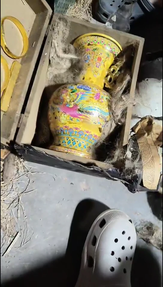 香榧木（1个开封大皮包黄瓷器链接）