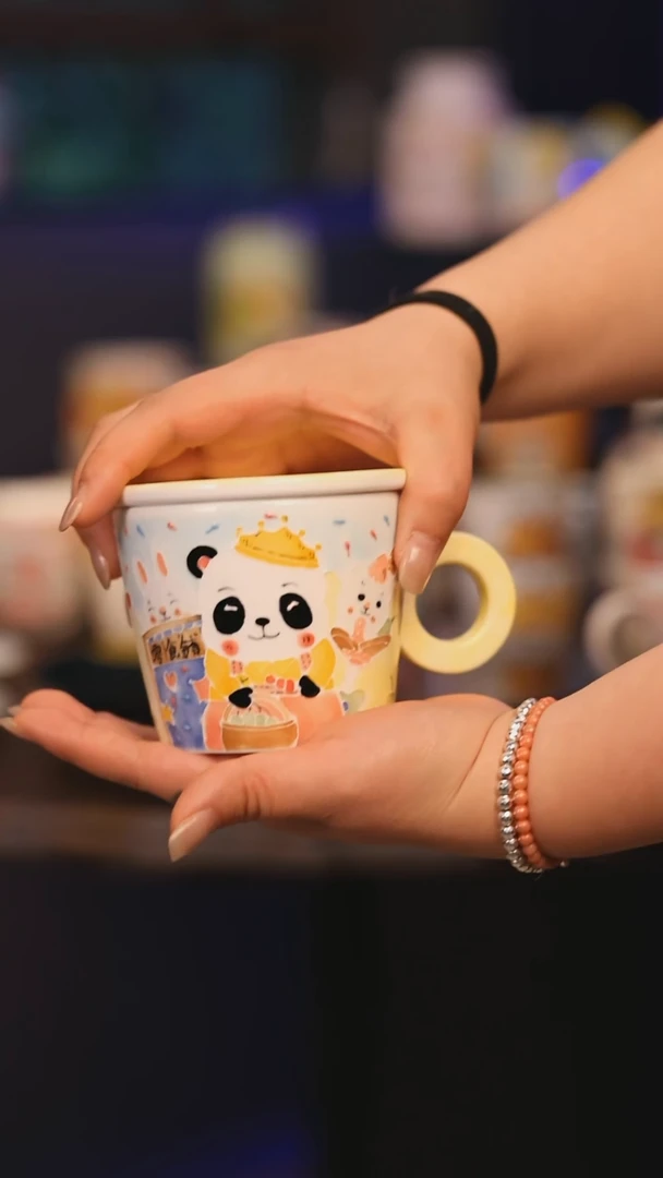 【闪购商品】摆件景德镇釉下彩绘设计师款式陶瓷