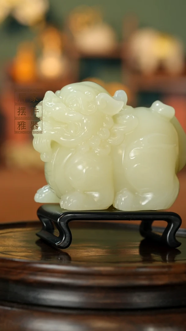 玉《纳福貔貅》摆件
