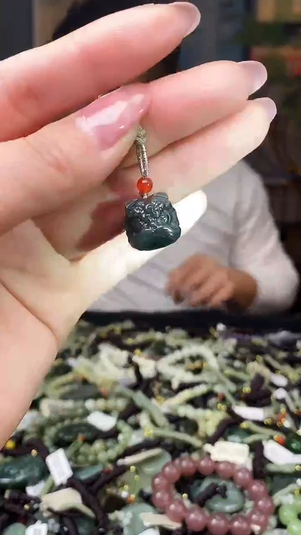 颈饰未镶嵌和田玉多样性发货，拍一发一