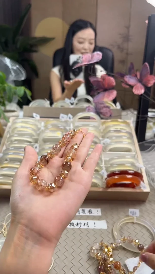 玛瑙/玉髓手镯未镶嵌水晶手链非净体不是裂