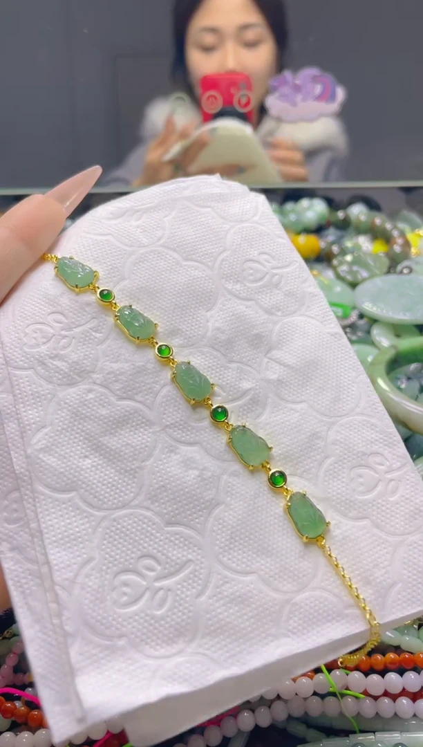 颈饰未镶嵌翡翠/Z/翡翠A货，一件也是批发价