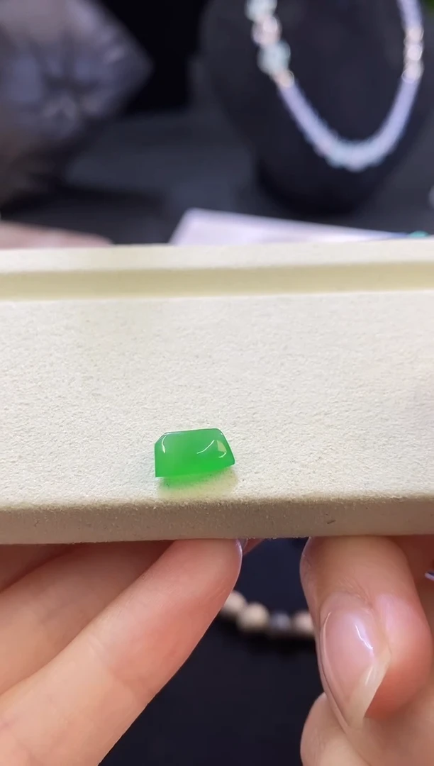 未镶嵌挂件翡翠王*随型