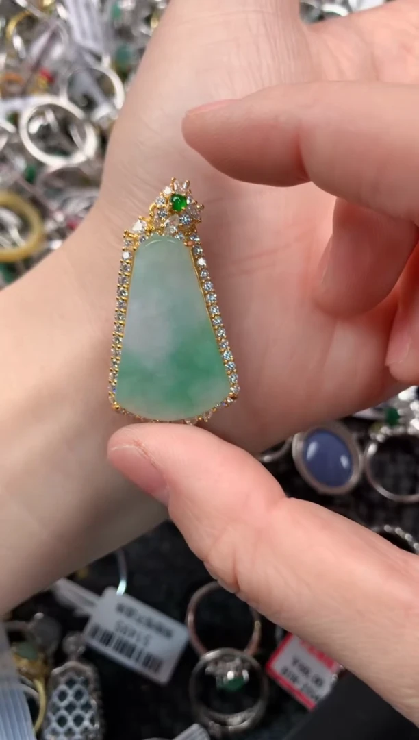 未镶嵌戒指翡翠藕****月12   8