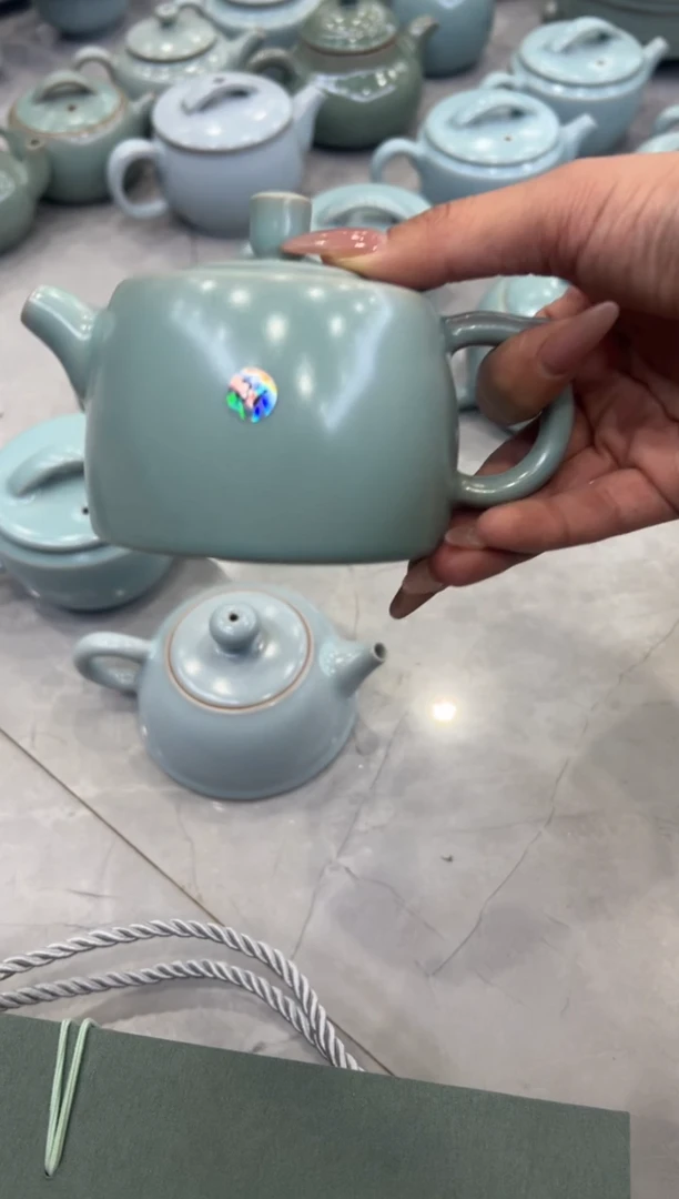 壶仿古天青井栏壶大瑕37