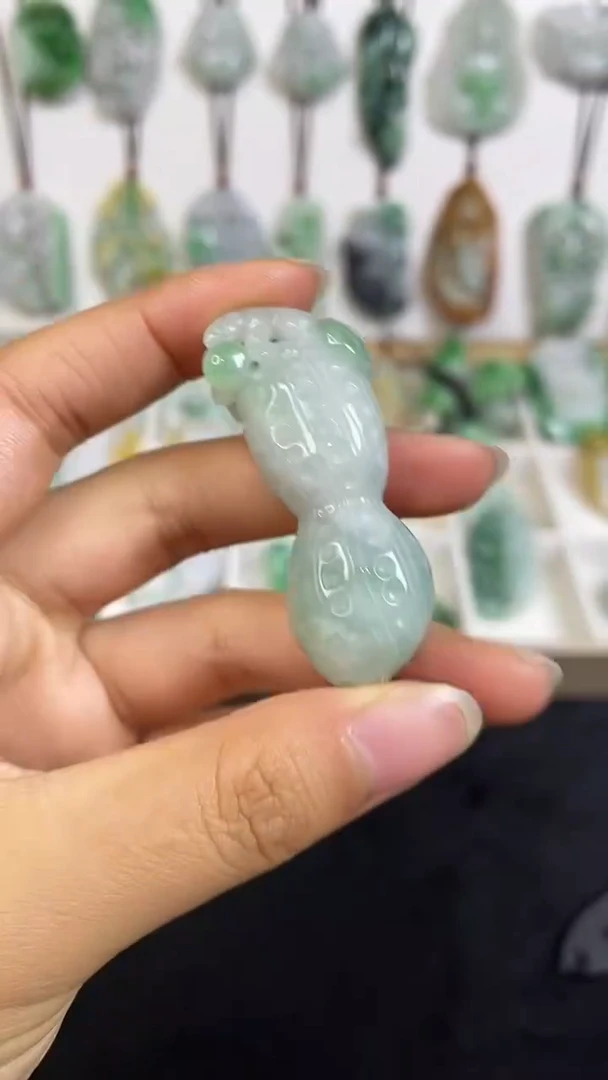 颈饰未镶嵌翡翠1