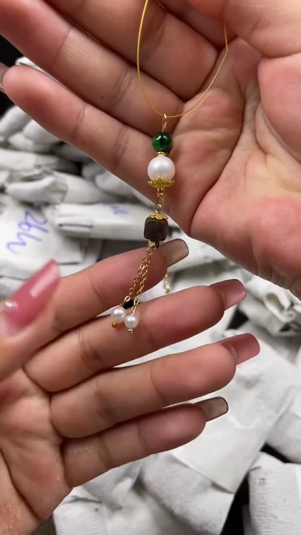 颈饰未镶嵌翡翠项链