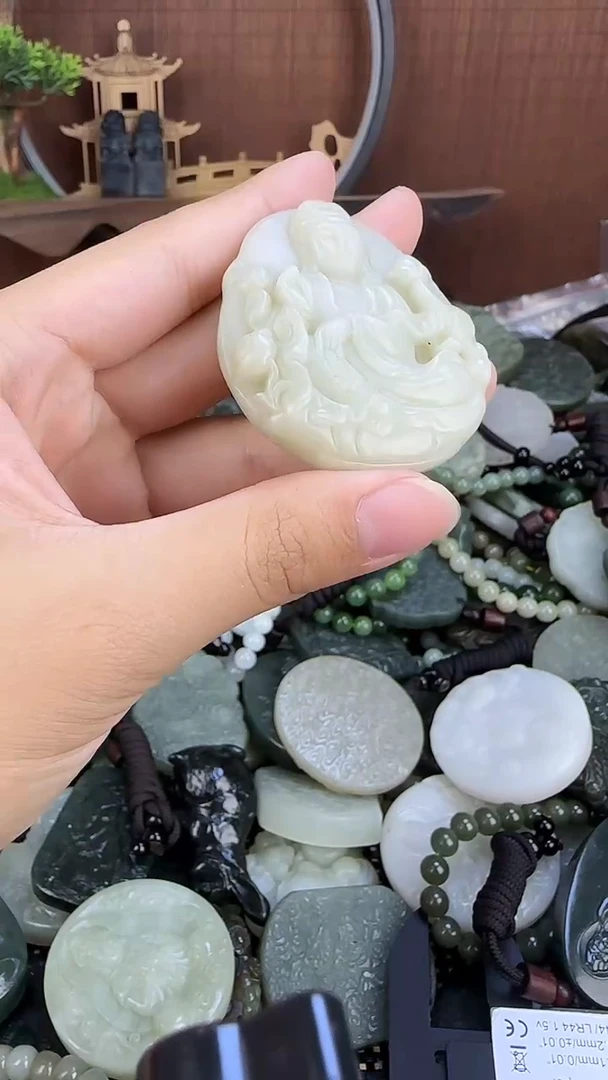 和田玉未镶嵌颈饰1