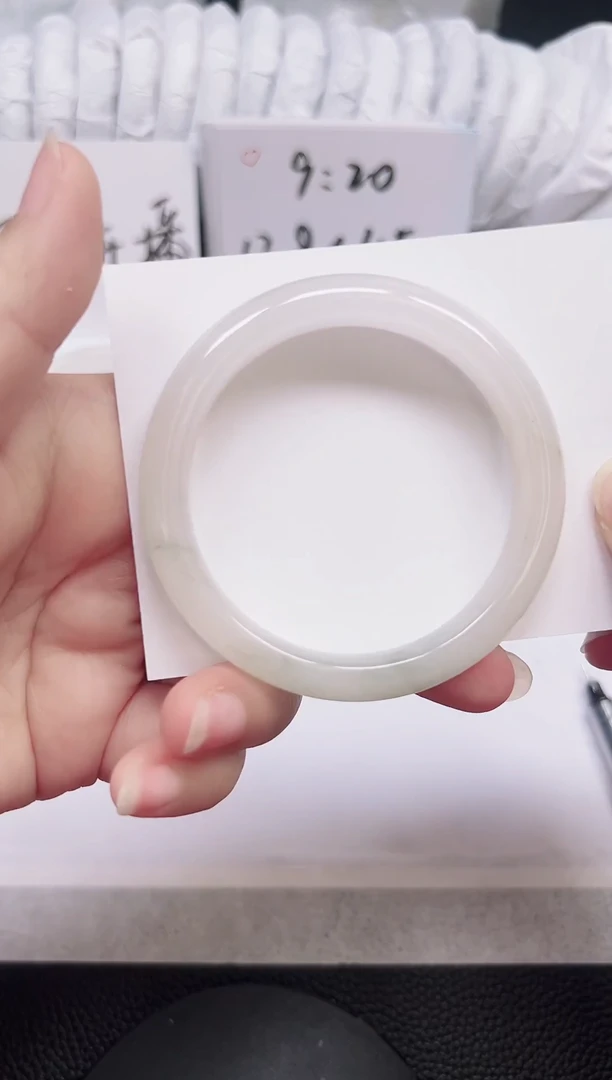 未镶嵌手镯石英质玉108-54.7