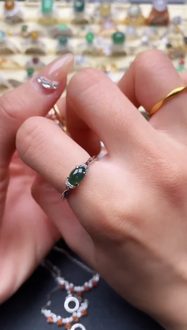 【闪购商品】翡翠戒指银S925镶嵌4444444+7