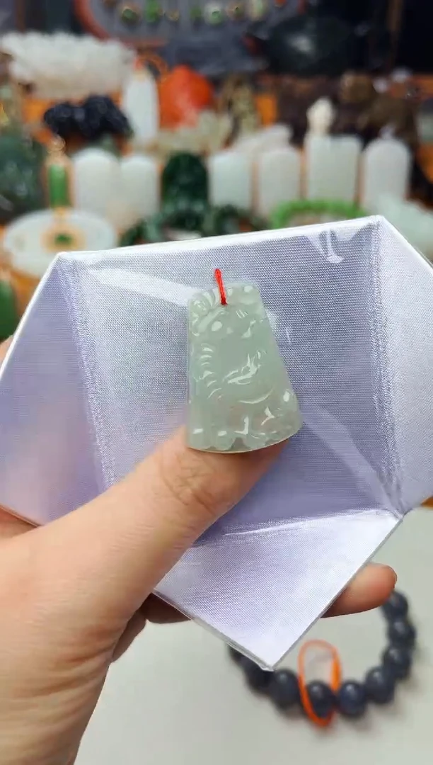 【闪购商品】翡翠颈饰未镶嵌鸡