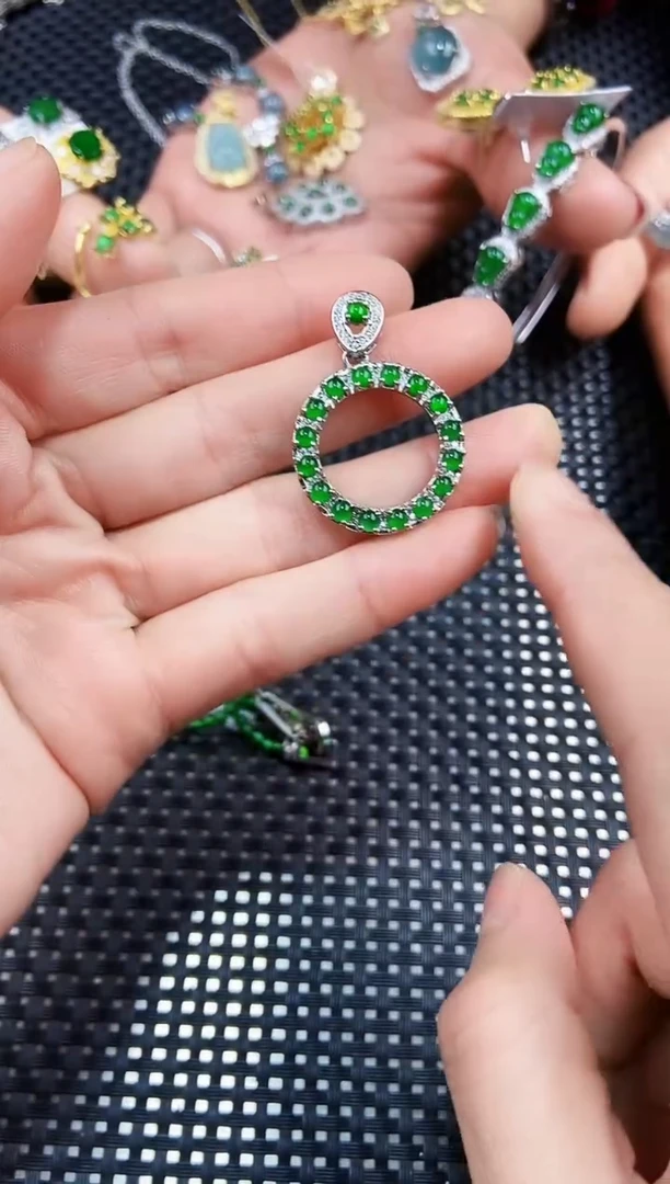 【闪购商品】翡翠吊坠(不含链)未镶嵌111111111