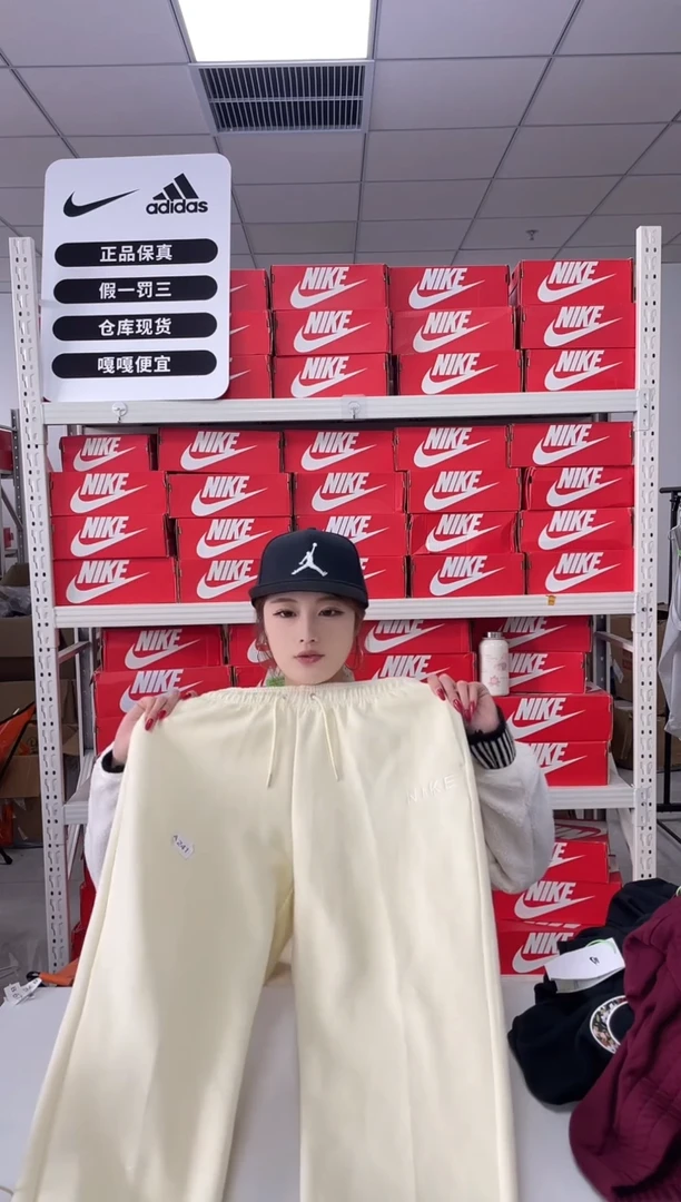 编码241  尺码m  胸围衣长  正品直播间过款