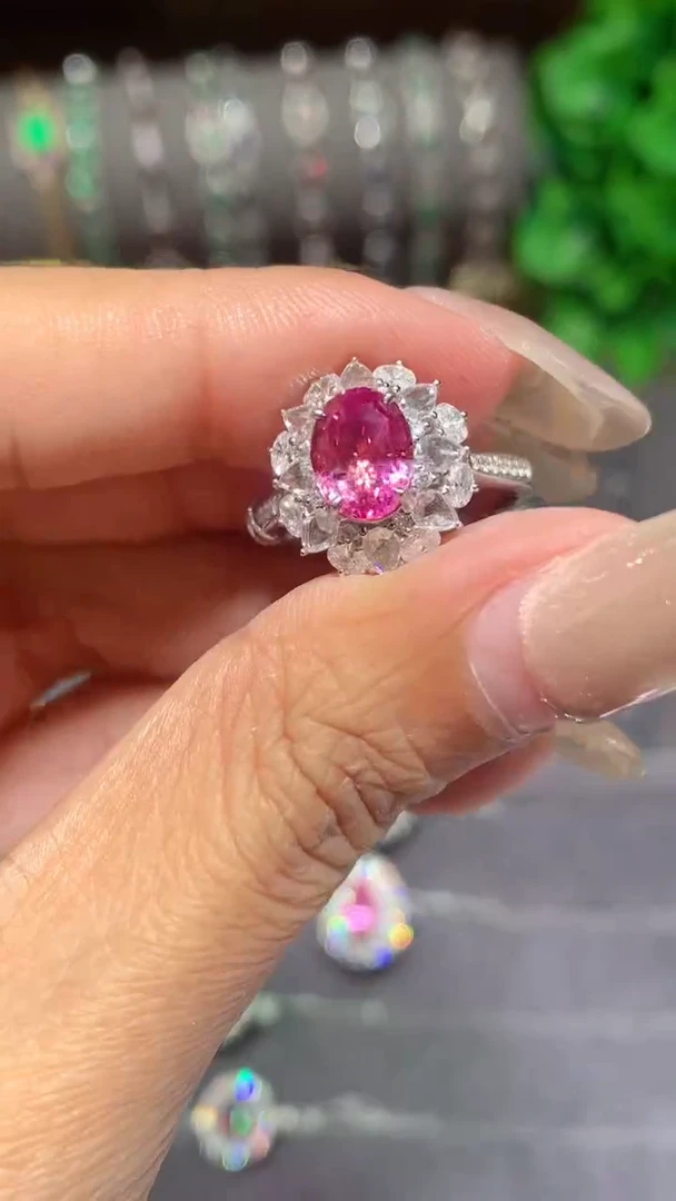 戒指彩色蓝宝石18K金镶嵌2.03CT