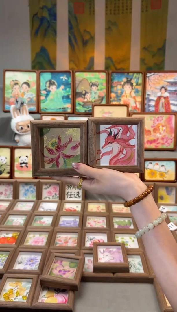 国画重彩红莲 红九尾 一组11