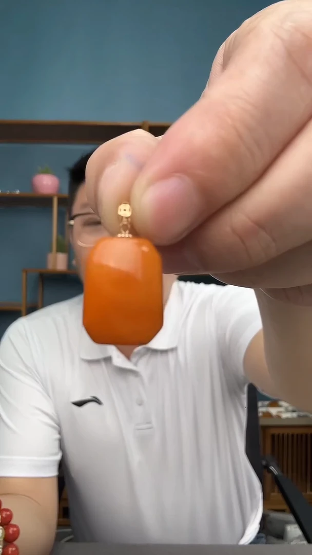 未镶嵌琥珀裸石46（有瑕介意勿拍）