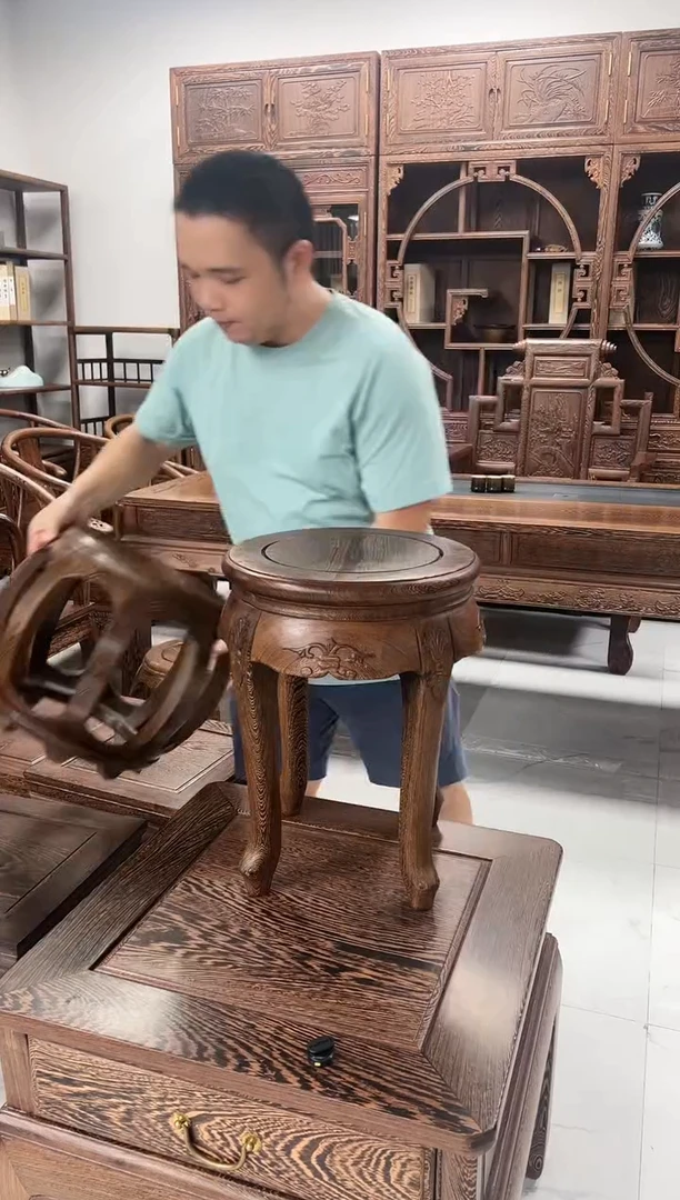 鸡翅木类端景台圆凳