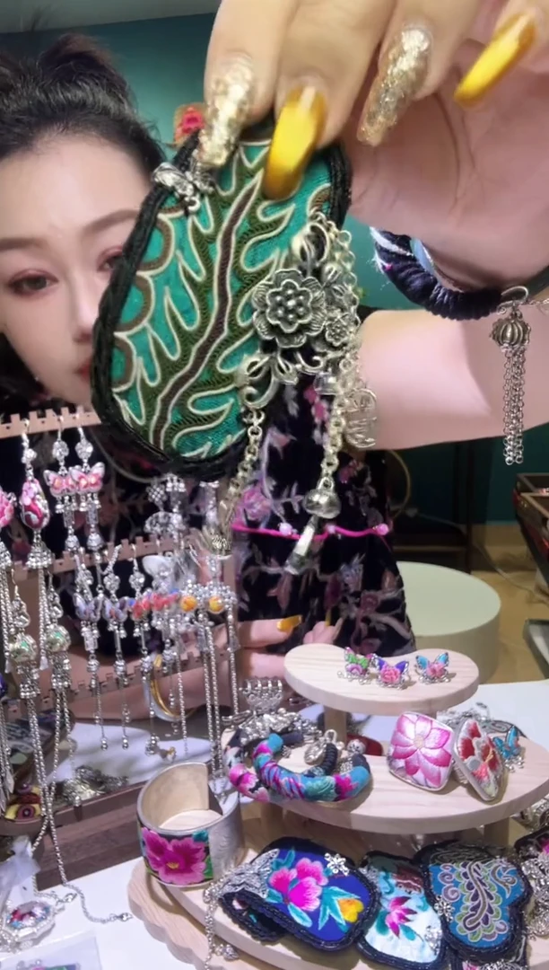 刺绣纯手工民族风掰掰夹