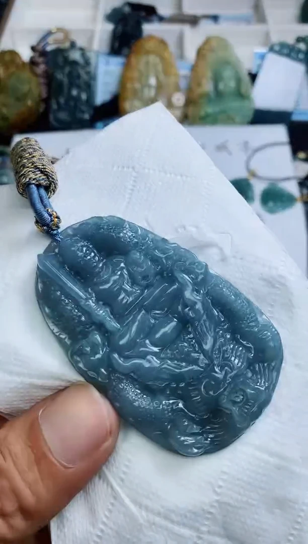 翡翠未镶嵌颈饰萌****y