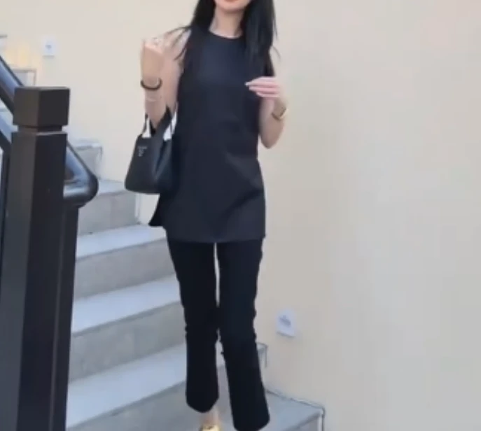 2025春季新款网红同款洋气气质韩版爆款上衣X裤子两件套甜6