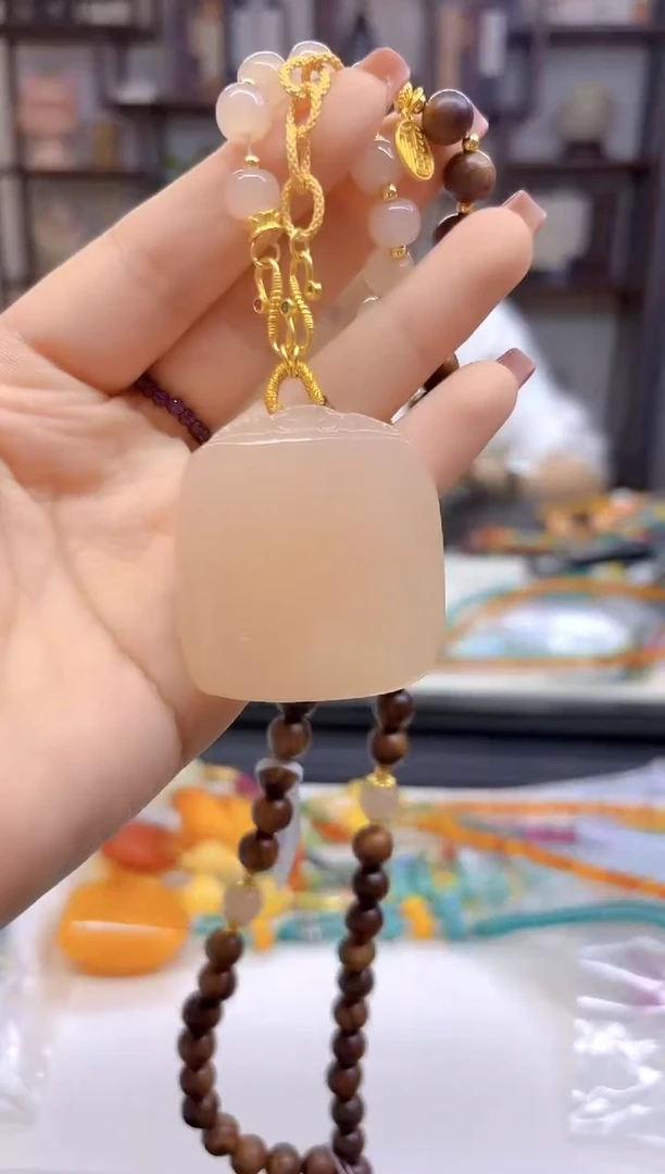 【闪购商品】和田玉毛衣链未镶嵌M629