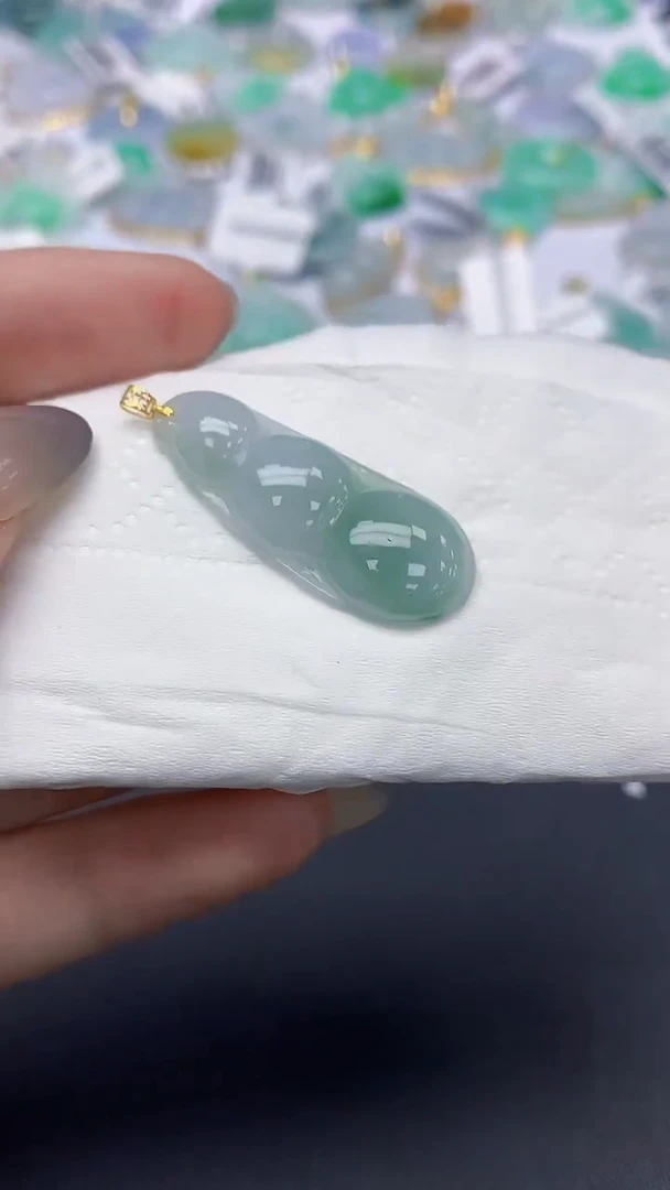 翡翠未镶嵌颈饰天然缅甸a货翡翠