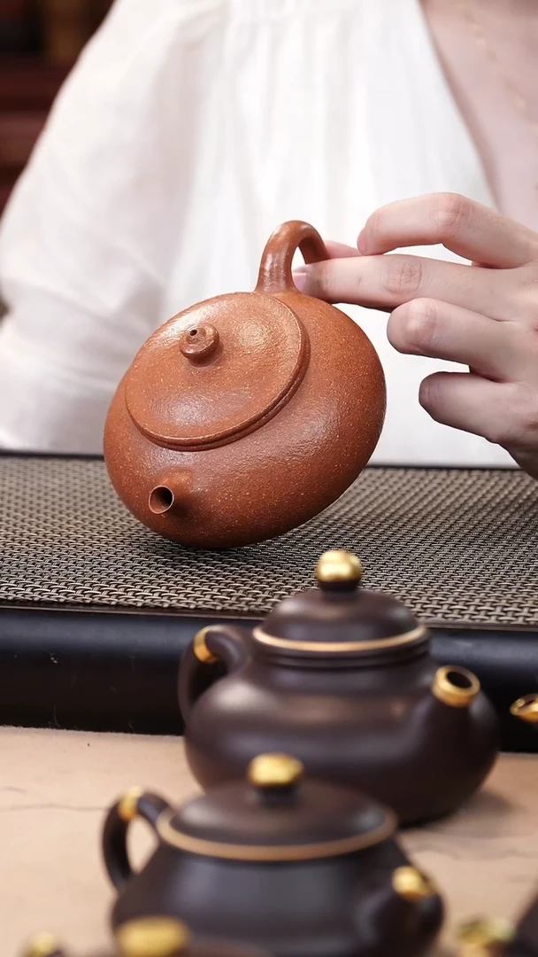 茶壶紫砂手磨粗砂金降坡寒江200cc