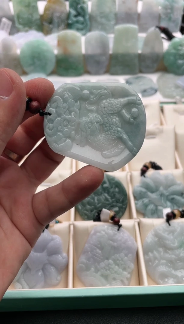 【闪购商品】翡翠颈饰未镶嵌..../2/16/ 57