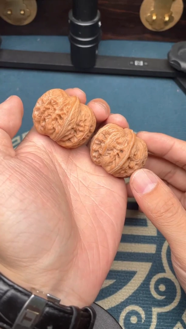 文玩核桃吊坠元宝全品39