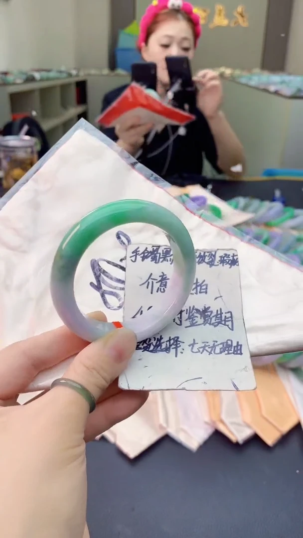 翡翠手镯未镶嵌0113650018