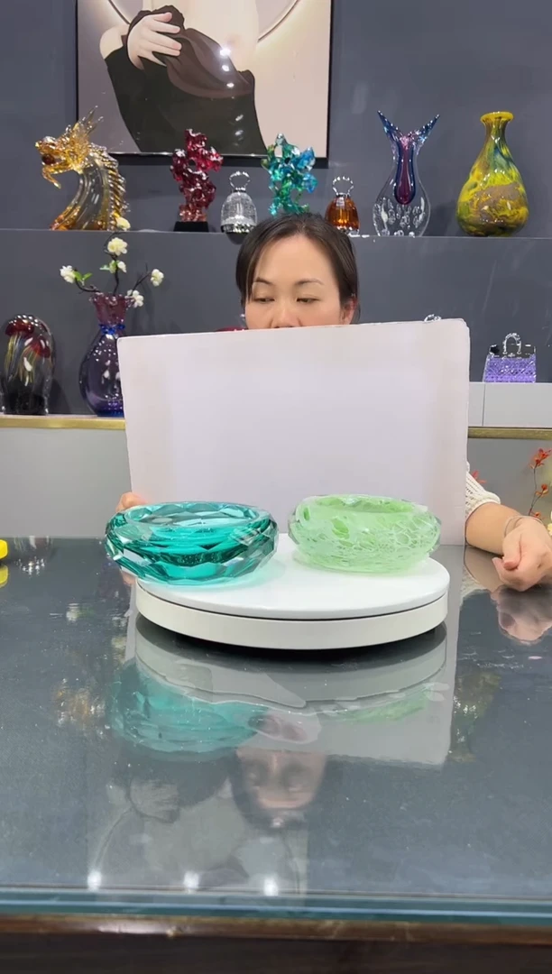 手工艺品琉璃  水晶琉璃烟灰缸1个备注颜色