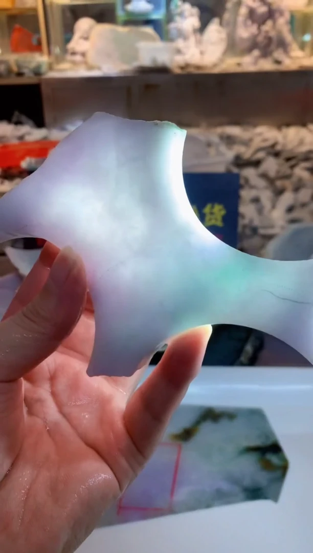 翡翠挂件未镶嵌0朱0翡翠珠宝563