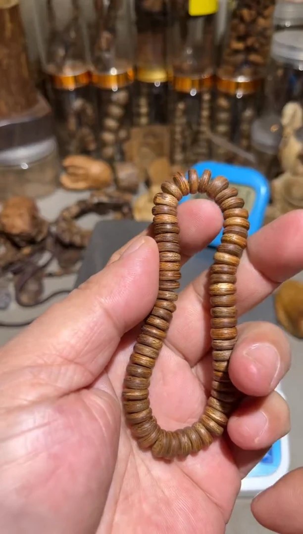 沉香沉香碎屑M***?  达拉干