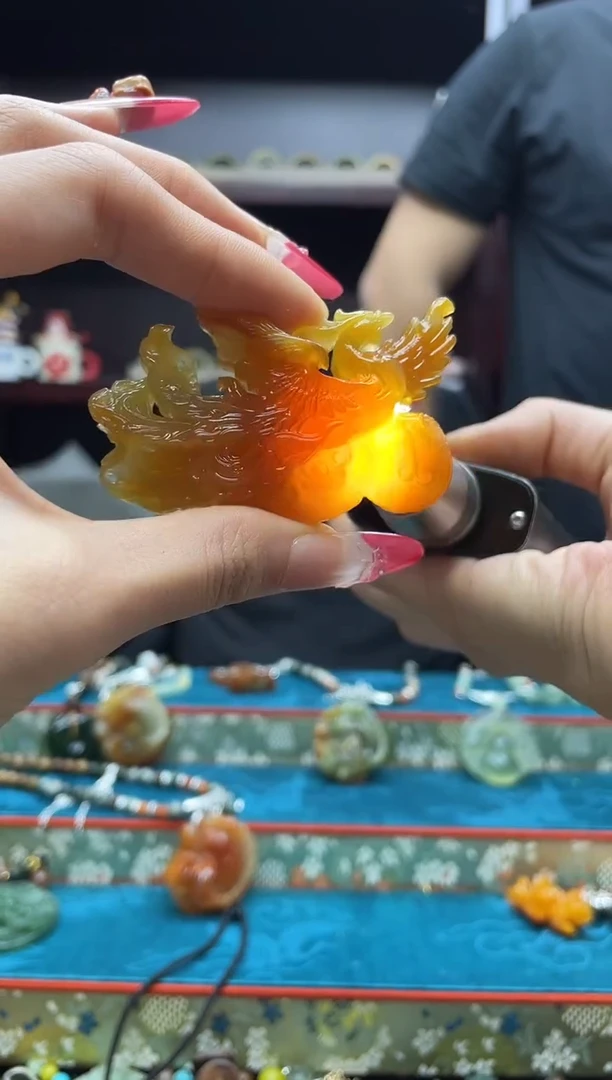 未镶嵌岫玉吊坠·