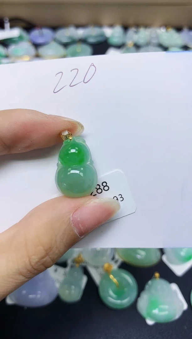 翡翠18K金镶嵌颈饰天然缅甸翡翠A货