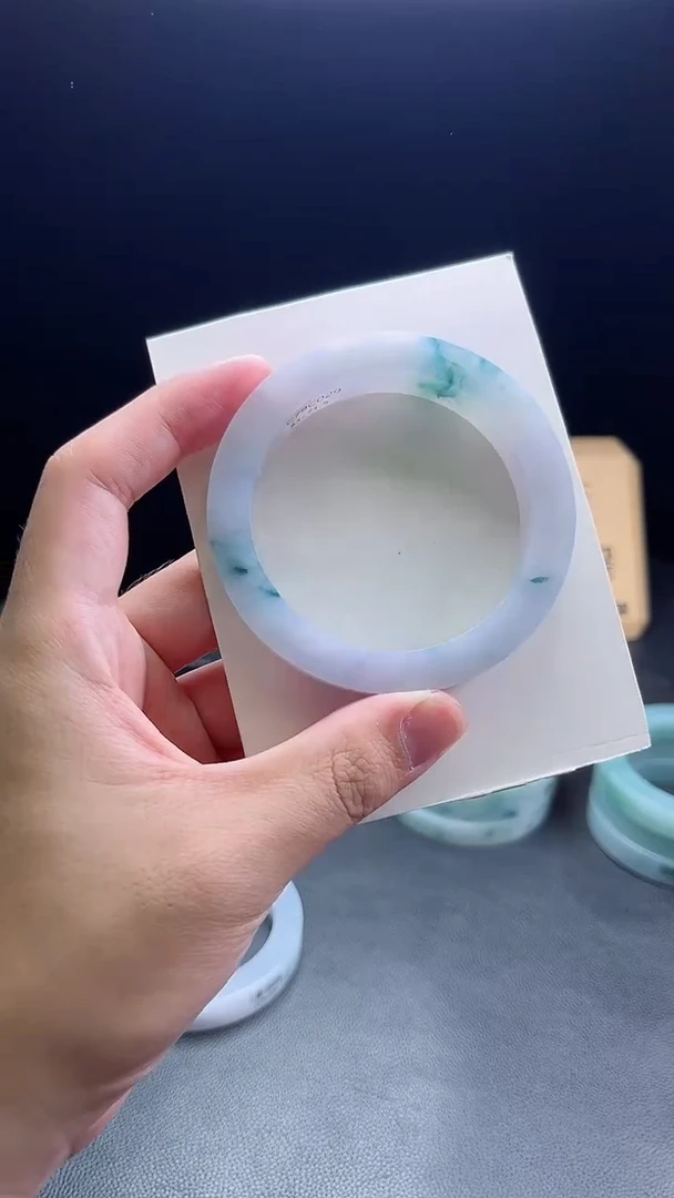 未镶嵌手镯定制翡翠夕**叶定制