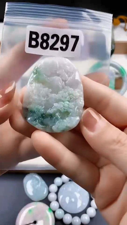 颈饰未镶嵌翡翠天然翡翠吊坠挂件