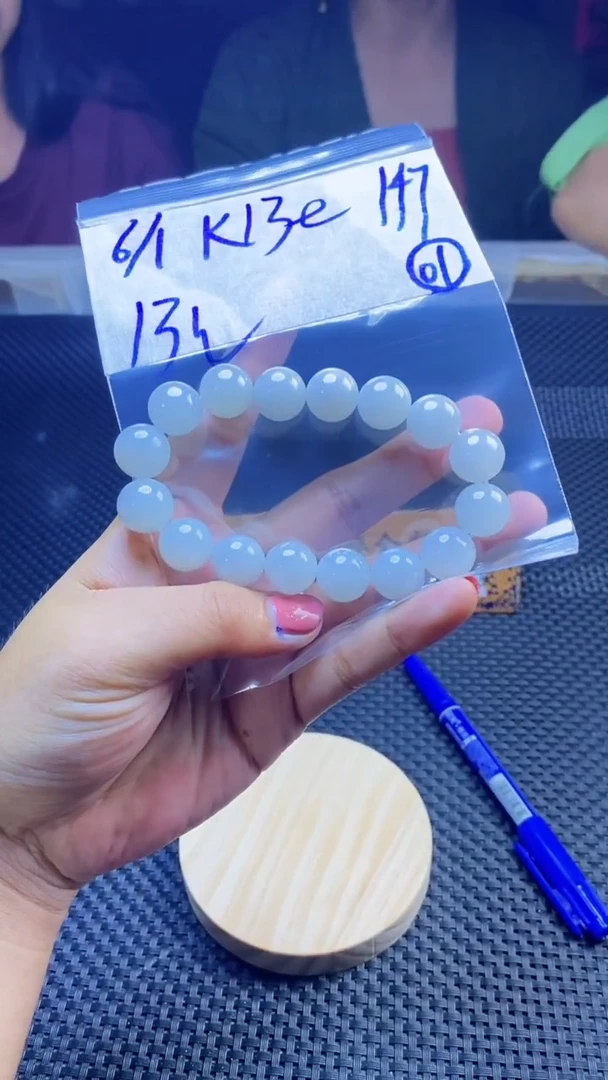 定制翡翠未镶嵌天然缅甸A货翡翠，多样性发货只发其一