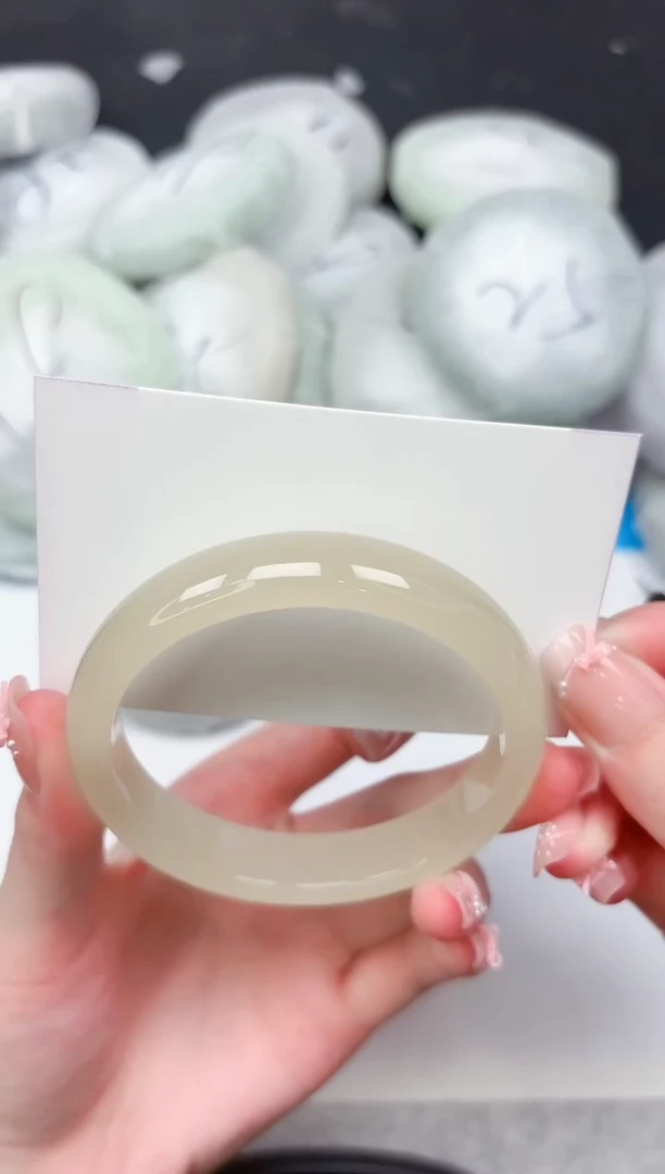 未镶嵌手镯石英质玉114-60.9