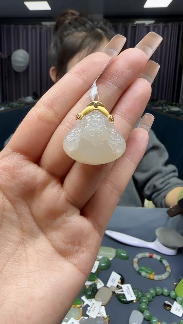 【闪购商品】和田玉挂件18K金镶嵌1