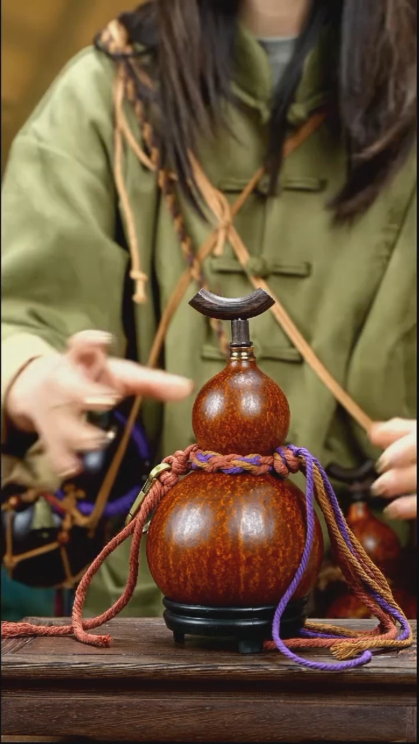 YU011简约大漆款天然酒葫芦（一物一拍）