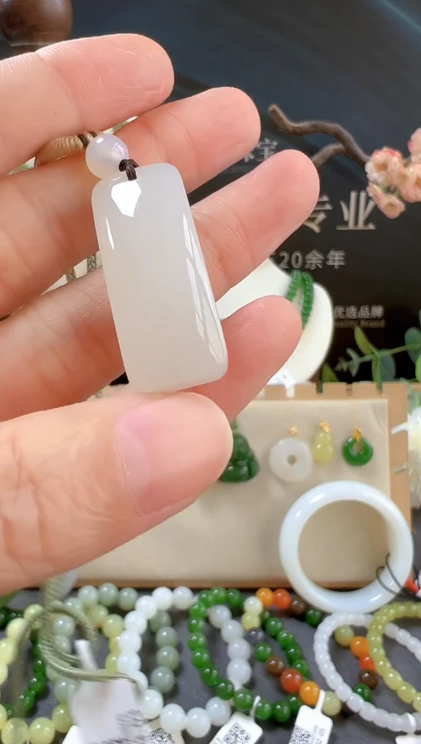 颈饰未镶嵌和田玉cg