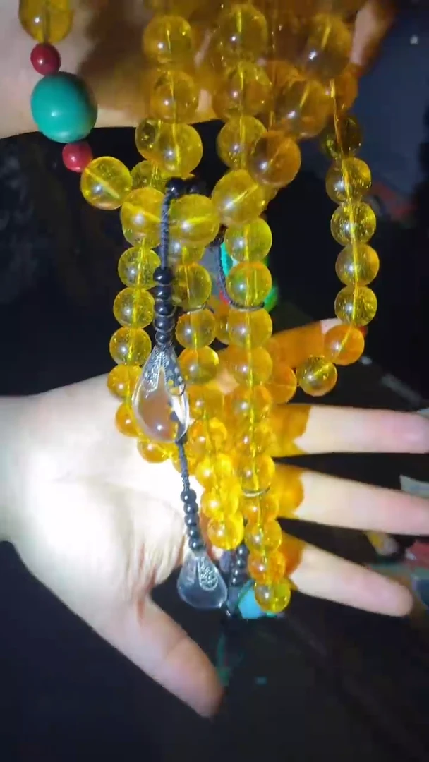 吊坠贝壳金黄珠珠项链