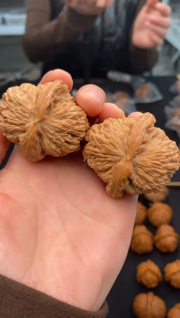 【闪购商品】文玩核桃把件白狮子41-u816