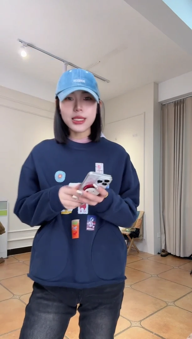 M*l设计师品牌藏青色卫衣S码