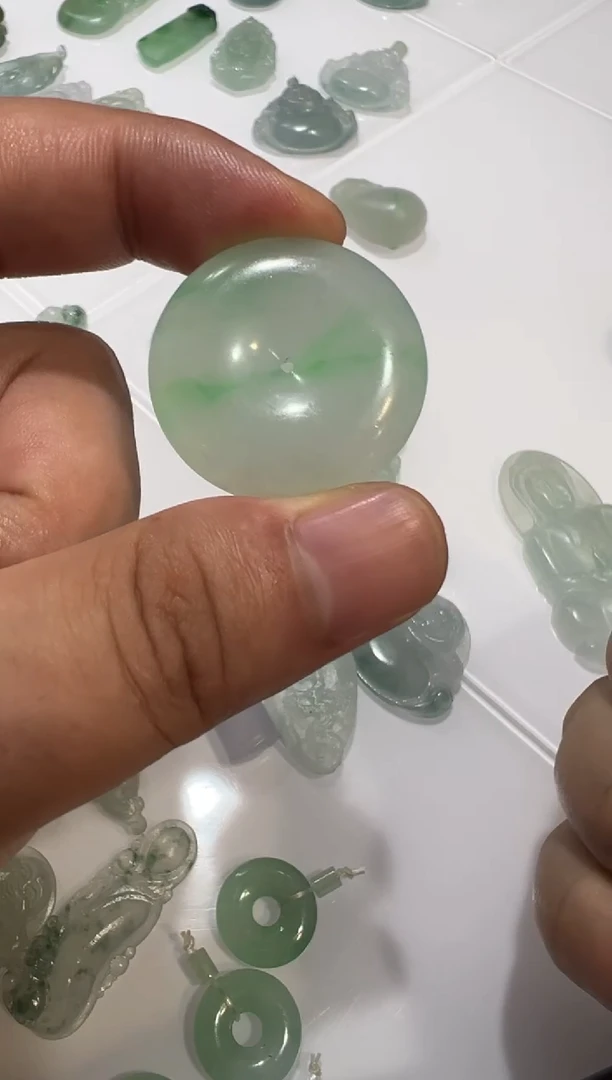 定制翡翠未镶嵌平安扣