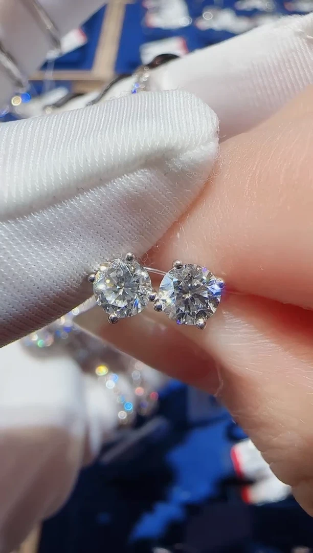 铂Pt950镶嵌实验室培育钻石耳饰四爪耳钉0.7ct