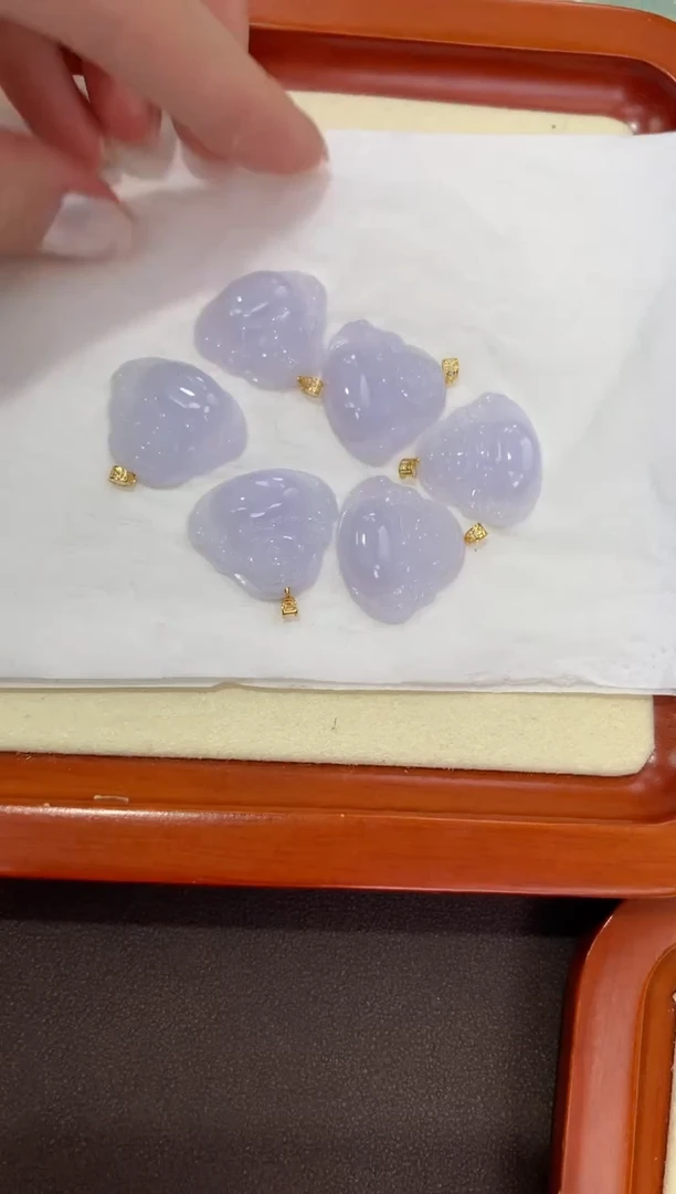 翡翠18K金镶嵌颈饰天然缅甸a货淡紫小佛多样性发其一