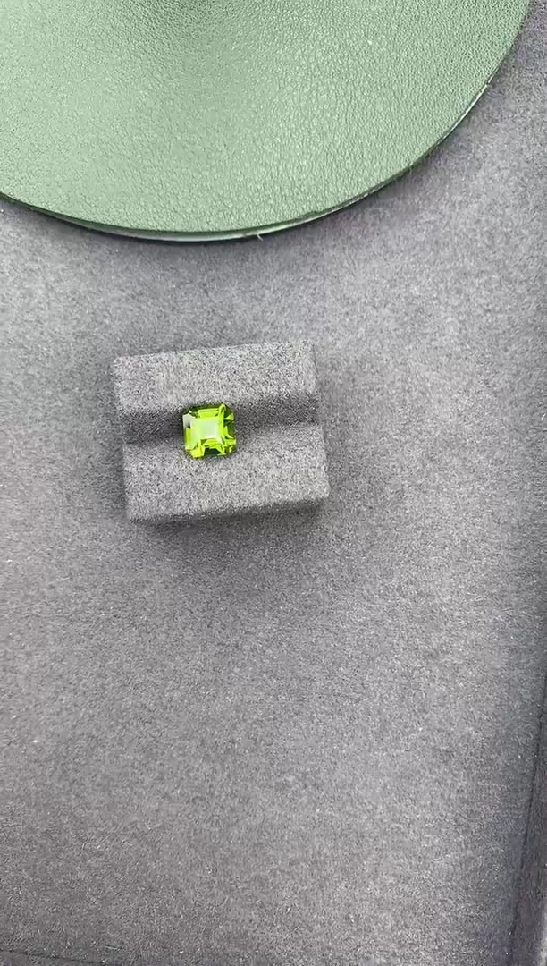 【闪购商品】橄榄石裸石未镶嵌2.3ct橄榄石