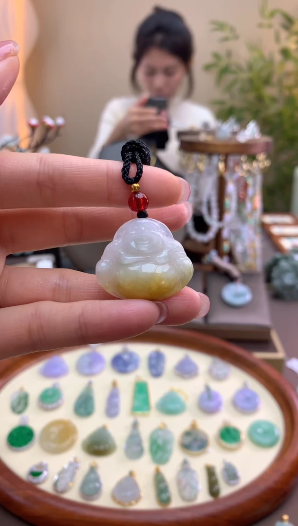 【闪购商品】翡翠颈饰未镶嵌佛公